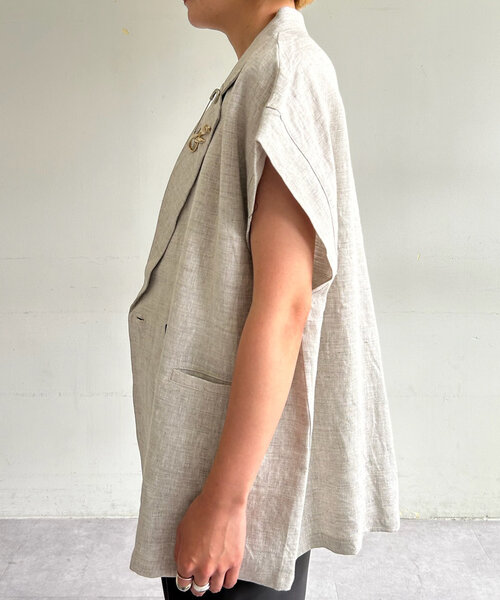 SHENERY（シーナリー）の「フレンチスリーブリネンジャケットベスト（ベスト・レディース・ブラック/ベージュ・FREE）」の17枚目の写真