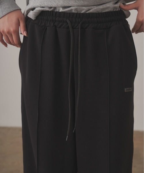 HUGELY - ラインイージーパンツ（ユニセックス着用）（その他パンツ）｜HUGELY（ヒュージリー）