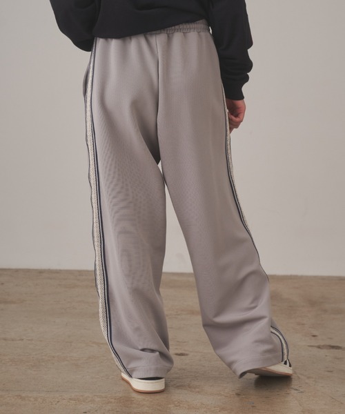 HUGELY - ラインイージーパンツ（ユニセックス着用）（その他パンツ）｜HUGELY（ヒュージリー）