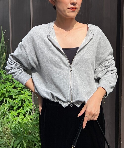 NOLLEY’S(ノーリーズ)の「ヴィンテージ裏毛ショートブルゾン(ブルゾン・レディース・グレイッシュベージュ/ライトグレー・FREE)」の1枚目の写真