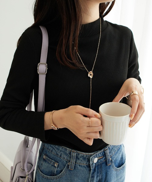 Viola e Viola(ヴィオラエヴィオラ)の「≪温リブ≫裏起毛プルオーバー(プチハイネック)(Tシャツ/カットソー・レディース・ブラック/グレー/グレイッシュブルー/スモークピンク/アイボリー/ボルドー・L/LL/3L/4L/5L/M)」の1枚目の写真