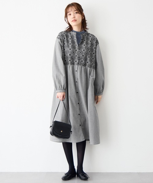 Viola e Viola(ヴィオラエヴィオラ)の「≪温リブ≫裏起毛プルオーバー(プチハイネック)(Tシャツ/カットソー・レディース・ブラック/グレー/グレイッシュブルー/スモークピンク/アイボリー/ボルドー・L/LL/3L/4L/5L/M)」の21枚目の写真