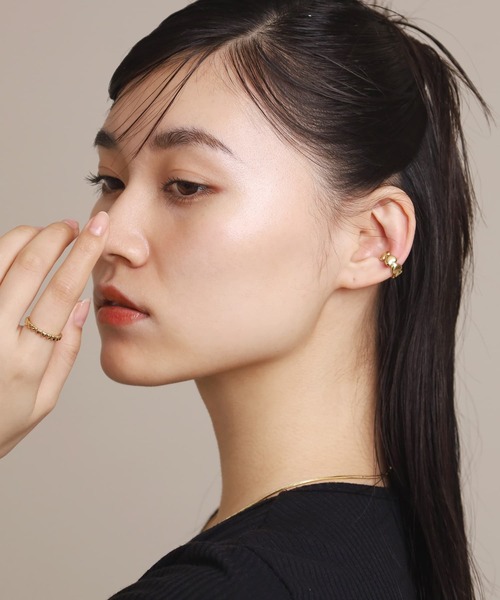 LHME（エルエイチエムイー）の「【WEB限定】“Moment”ハートエタニティイヤーカフ/サージカルステンレス（金属アレルギー対応）【LHME / エルエイチエムイー】（イヤーカフ・レディース・ゴールド/シルバー・ONE SIZE）」の16枚目の写真