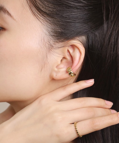 LHME（エルエイチエムイー）の「【WEB限定】“Moment”ハートエタニティイヤーカフ/サージカルステンレス（金属アレルギー対応）【LHME / エルエイチエムイー】（イヤーカフ・レディース・ゴールド/シルバー・ONE SIZE）」の15枚目の写真