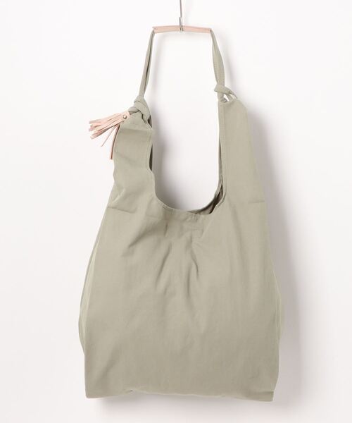 EARTH MADE(アースメイド)の「WASHED COTTON タッセル TOTE(トートバッグ・レディース・グレー/キナリ/ライトグリーン/ブラウン/ブラック・FREE)」の5枚目の写真