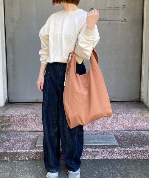 EARTH MADE(アースメイド)の「WASHED COTTON タッセル TOTE(トートバッグ・レディース・グレー/キナリ/ライトグリーン/ブラウン/ブラック・FREE)」の10枚目の写真