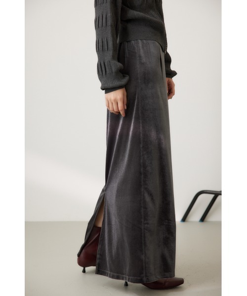 crie conforto(クリーコンフォルト)の「ベロアストレートロングスカート(スカート・レディース・モカ/ダークグレー/ブラウン・SMALL/MEDIUM)」の4枚目の写真