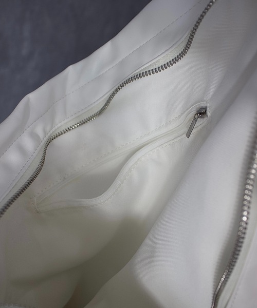 favclo.（ファブクロ）の「AMIKOMI SHOULDER BAG / 編み込みレザーショルダーバッグ（ショルダーバッグ・メンズ・ブラック/ホワイト・FREE）」の21枚目の写真