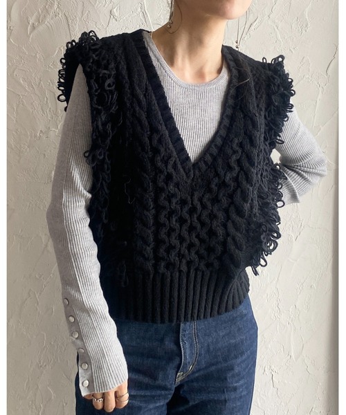 She's Closet(シーズクローゼット)の「袖ボタンクルーネックタイト長袖リブニットトップス(ニット/セーター・レディース・杢グレー/アイボリー/ブラック/オレンジ/レッド/マスタード/カーキ/ブラウン・FREE)」の18枚目の写真