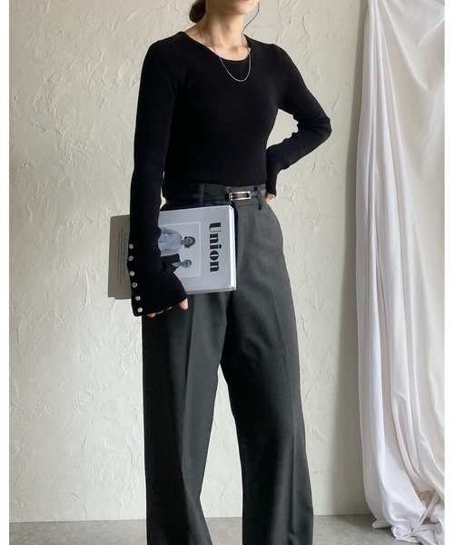She's Closet(シーズクローゼット)の「袖ボタンクルーネックタイト長袖リブニットトップス(ニット/セーター・レディース・杢グレー/アイボリー/ブラック/オレンジ/レッド/マスタード/カーキ/ブラウン・FREE)」の9枚目の写真
