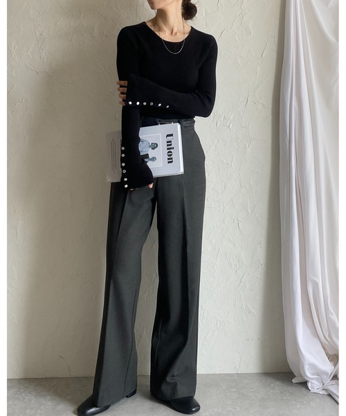 She's Closet(シーズクローゼット)の「袖ボタンクルーネックタイト長袖リブニットトップス(ニット/セーター・レディース・杢グレー/アイボリー/ブラック/オレンジ/レッド/マスタード/カーキ/ブラウン・FREE)」の10枚目の写真