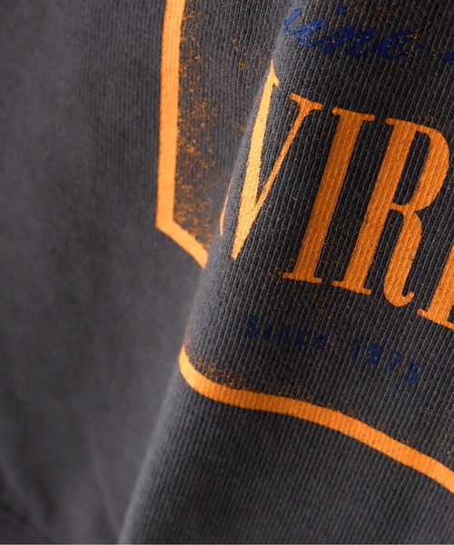 AVIREX(アヴィレックス)の「《WEB&DEPOT限定》TAPESTORY OF NEWYORK CREWNECK SWEAT(スウェット・メンズ・レッド系その他4/チャコールグレー/ホワイト・F)」の10枚目の写真