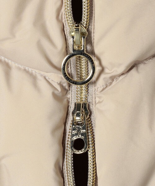 CAPEHORN(ケープホーン)の「CAPE HORN: ALVAREZ MATT セミロング フード付き ダウン コート(ダウンジャケット/コート・レディース・ベージュ/ブラック・42/40)」の9枚目の写真