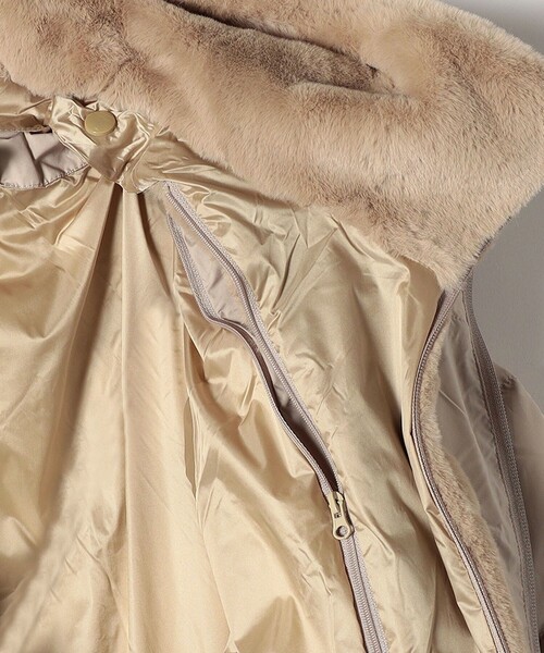 CAPEHORN(ケープホーン)の「CAPE HORN: ALVAREZ MATT セミロング フード付き ダウン コート(ダウンジャケット/コート・レディース・ベージュ/ブラック・42/40)」の11枚目の写真