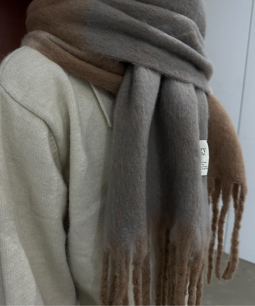 lawgy(ラウジー)の「mix color fringe muffler / ミックスカラーフリンジマフラー(マフラー・レディース・チェック/マルチ・FREE)」の9枚目の写真