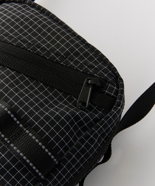 XLARGE(エクストララージ)の「RIPSTOP SQUARE SHOULDER BAG(ショルダーバッグ・メンズ・ブラック/ベージュ/パープル・ONE SIZE)」の8枚目の写真