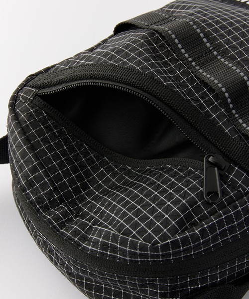 XLARGE(エクストララージ)の「RIPSTOP SQUARE SHOULDER BAG(ショルダーバッグ・メンズ・ブラック/ベージュ/パープル・ONE SIZE)」の9枚目の写真