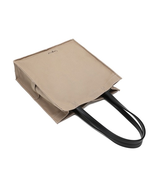 Ungrid(アングリッド)の「【Ungrid/アングリッド】ウォッシュド コットンキャンバス ラージトートバッグ(トートバッグ・レディース・ブラック/アイボリー/グレイッシュベージュ・FREE)」の6枚目の写真