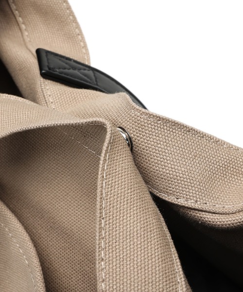 Ungrid(アングリッド)の「【Ungrid/アングリッド】ウォッシュド コットンキャンバス ラージトートバッグ(トートバッグ・レディース・ブラック/アイボリー/グレイッシュベージュ・FREE)」の7枚目の写真