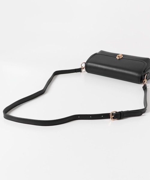 URBAN RESEARCH ROSSO WOMEN(アーバンリサーチ ロッソ)の「ヴィンテージライクフラップバッグ(ショルダーバッグ・レディース・ブラック/オフホワイト・-)」の10枚目の写真