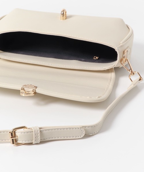 URBAN RESEARCH ROSSO WOMEN(アーバンリサーチ ロッソ)の「ヴィンテージライクフラップバッグ(ショルダーバッグ・レディース・ブラック/オフホワイト・-)」の12枚目の写真