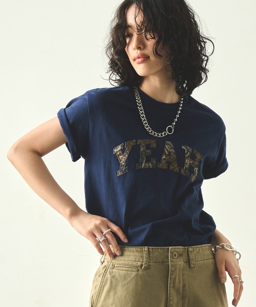「KHA:KI / カーキ」 エンブロイダリーTEE「YEAH」 EMBROIDERY TEE 「YEAH」（Tシャツ/カットソー）｜kha:ki（カーキ）