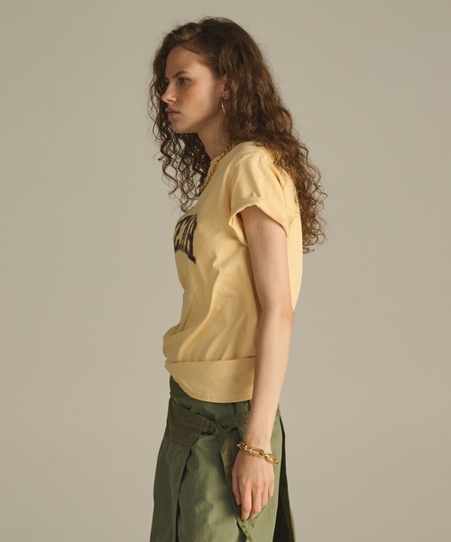 「KHA:KI / カーキ」 エンブロイダリーTEE「YEAH」 EMBROIDERY TEE 「YEAH」（Tシャツ/カットソー）｜kha:ki（カーキ）