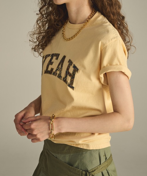 「KHA:KI / カーキ」 エンブロイダリーTEE「YEAH」 EMBROIDERY TEE 「YEAH」（Tシャツ/カットソー）｜kha:ki（カーキ）