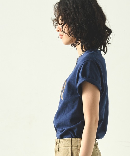 「KHA:KI / カーキ」 エンブロイダリーTEE「YEAH」 EMBROIDERY TEE 「YEAH」（Tシャツ/カットソー）｜kha:ki（カーキ）