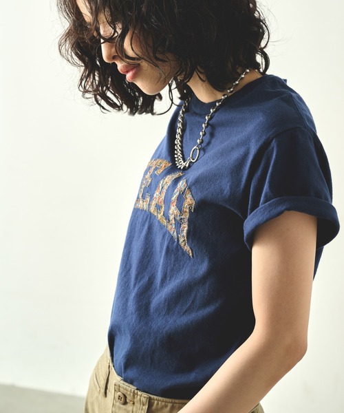 「KHA:KI / カーキ」 エンブロイダリーTEE「YEAH」 EMBROIDERY TEE 「YEAH」（Tシャツ/カットソー）｜kha:ki（カーキ）