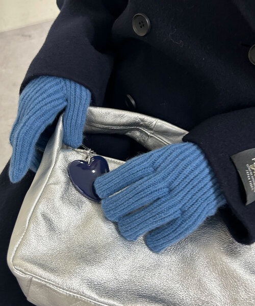SHENERY(シーナリー)の「配色グローブ(その他小物・レディース・ブルー/ベージュ/レッド・FREE)」の11枚目の写真