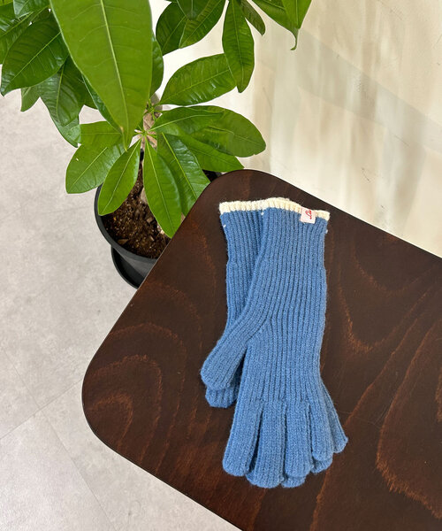 SHENERY(シーナリー)の「配色グローブ(その他小物・レディース・ブルー/ベージュ/レッド・FREE)」の12枚目の写真