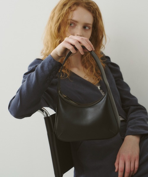 【美品】LEVERNIS(ル・ベルニ)Eco leather round bag セール】LEVERNIS(ル・ベルニ)Eco leather round bag