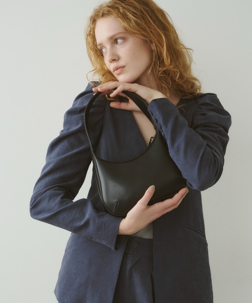 【美品】LEVERNIS(ル・ベルニ)Eco leather round bag セール】LEVERNIS(ル・ベルニ)Eco leather round bag