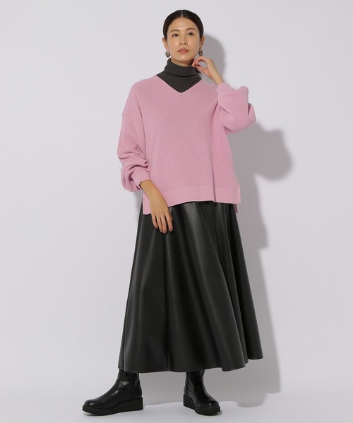 Elura（エルーラ）の「こなれVネックニット/289176（ニット/セーター・レディース・ライトイエロー/ネイビー/ライトベージュ/ライトピンク・LARGE/MEDIUM/SMALL）」の14枚目の写真