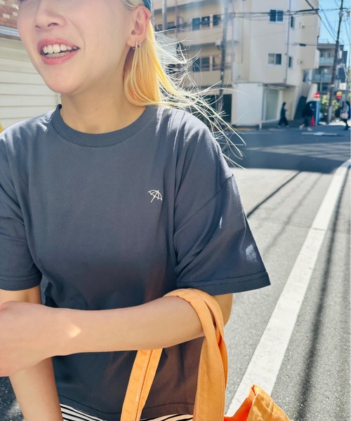 Arnie Arnold Palmer(アーニーアーノルドパーマー)の「Arnie Arnold Palmer / arnie 天竺ワンポイントTシャツ / 8051573(Tシャツ/カットソー・レディース・チャコールグレー/オートミール/ネイビー・LARGE/MEDIUM)」の5枚目の写真