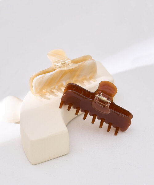 Kastane（カスタネ）の「【fiw.】ワイドヘアクリップ（バレッタ/ヘアクリップ・レディース・アイボリー/ブラウン・FREE）」の3枚目の写真