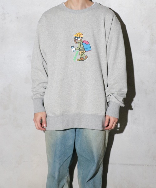 NANGA(ナンガ)の「NANGA / ナンガ ECO HYBRID SWEATSHIRT(OUT DOOR MAN PT) エコハイブリッド スウェットシャツ アウトドアマンプリント(Tシャツ/カットソー・メンズ・オートミール/グレー・MEDIUM/LARGE/X-LARGE)」の3枚目の写真