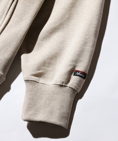 NANGA(ナンガ)の「NANGA / ナンガ ECO HYBRID SWEATSHIRT(OUT DOOR MAN PT) エコハイブリッド スウェットシャツ アウトドアマンプリント(Tシャツ/カットソー・メンズ・オートミール/グレー・MEDIUM/LARGE/X-LARGE)」の14枚目の写真