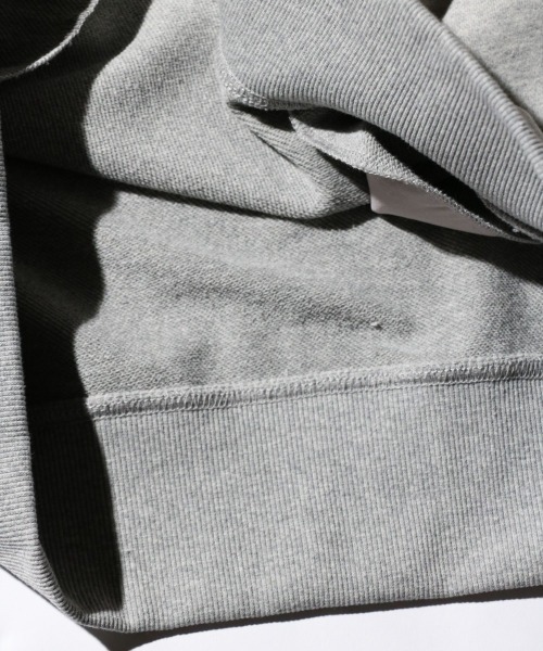 NANGA(ナンガ)の「NANGA / ナンガ ECO HYBRID SWEATSHIRT(OUT DOOR MAN PT) エコハイブリッド スウェットシャツ アウトドアマンプリント(Tシャツ/カットソー・メンズ・オートミール/グレー・MEDIUM/LARGE/X-LARGE)」の9枚目の写真