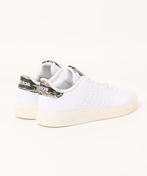 adidas(アディダス)の「《adidas》ADVANCOURT BASE 2.0 U(スニーカー・メンズ・ホワイト系その他/ホワイト×グリーン・26.0cm/26.5cm/27.0cm/27.5cm/28.0cm/25.5cm/23.0cm/23.5cm/24.0cm/24.5cm/25.0cm)」の3枚目の写真
