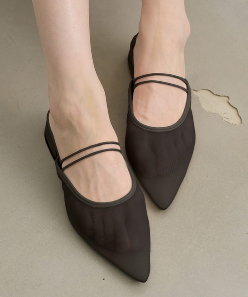 NEUNA（ヌナ）の「ポインテッドシアーミュール（パンプス・レディース・ブラック/アイボリー・MEDIUM/SMALL/LARGE）」の2枚目の写真