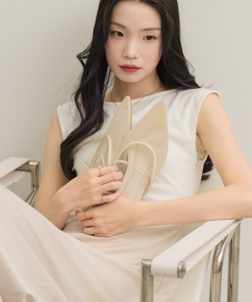 NEUNA（ヌナ）の「ポインテッドシアーミュール（パンプス・レディース・ブラック/アイボリー・MEDIUM/SMALL/LARGE）」の15枚目の写真