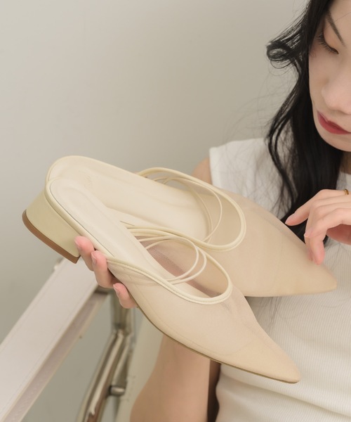 NEUNA（ヌナ）の「ポインテッドシアーミュール（パンプス・レディース・ブラック/アイボリー・MEDIUM/SMALL/LARGE）」の21枚目の写真