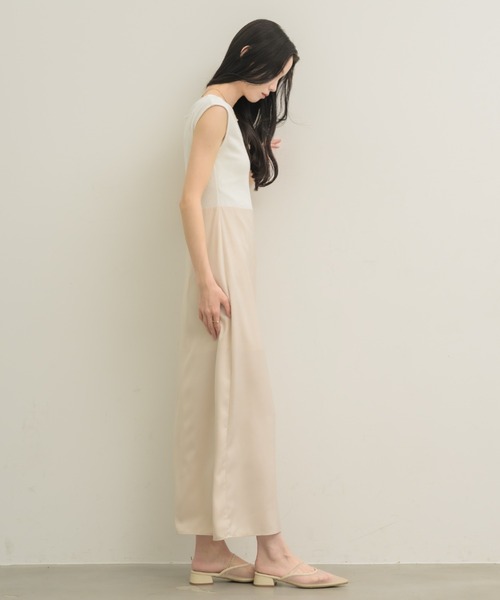 NEUNA（ヌナ）の「ポインテッドシアーミュール（パンプス・レディース・ブラック/アイボリー・MEDIUM/SMALL/LARGE）」の8枚目の写真