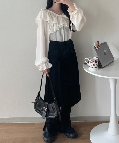 nemne store（ネンネストア）の「《Delfy》2wayオフショルカシュクールブラウス（シャツ/ブラウス・レディース・アイボリー/ブラック系/パープル系・フリー）」の2枚目の写真