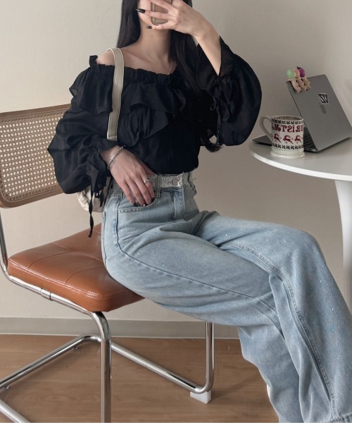 nemne store（ネンネストア）の「《Delfy》2wayオフショルカシュクールブラウス（シャツ/ブラウス・レディース・アイボリー/ブラック系/パープル系・フリー）」の4枚目の写真