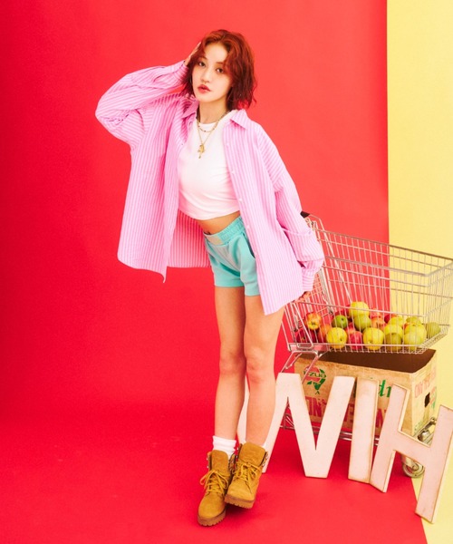 What Is Heart(ワットイズハート)の「Kogin embroidery line short pants -コギン刺しラインショートパンツ -(その他パンツ・レディース・ブルー/レッド・SMALL/MEDIUM)」の7枚目の写真