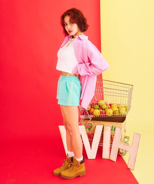 What Is Heart(ワットイズハート)の「Kogin embroidery line short pants -コギン刺しラインショートパンツ -(その他パンツ・レディース・ブルー/レッド・SMALL/MEDIUM)」の9枚目の写真