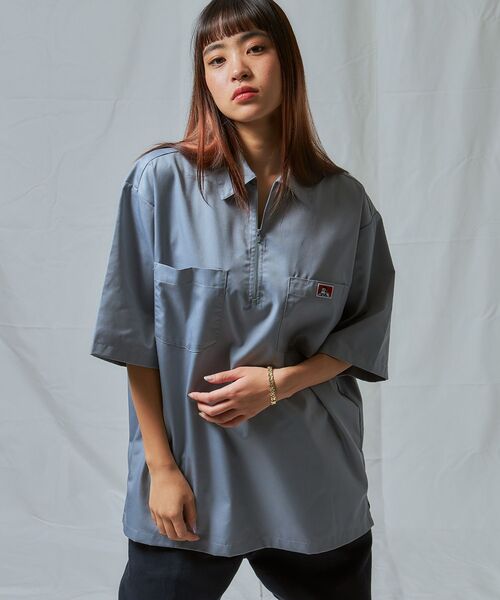 BEN DAVIS（ベンデイビス）の「【BEN DAVIS（ベンデイビス）】1/2 ZIP S/S SHIRT / シャツ レギュラー ワンポイント シンプル ハーフジップ（シャツ/ブラウス・メンズ・ブラック/ベージュ/ネイビー/その他1/ライトグレー・MEDIUM/LARGE/X-LARGE）」の2枚目の写真